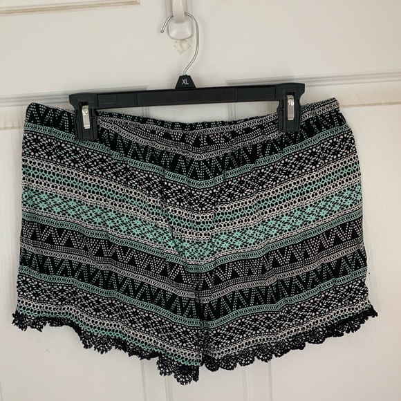 Shorts - Picture 2 of 3